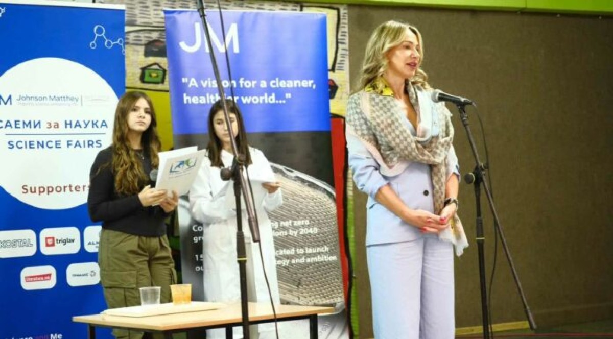 Vlado Tasevski students talking on stage at the science fair